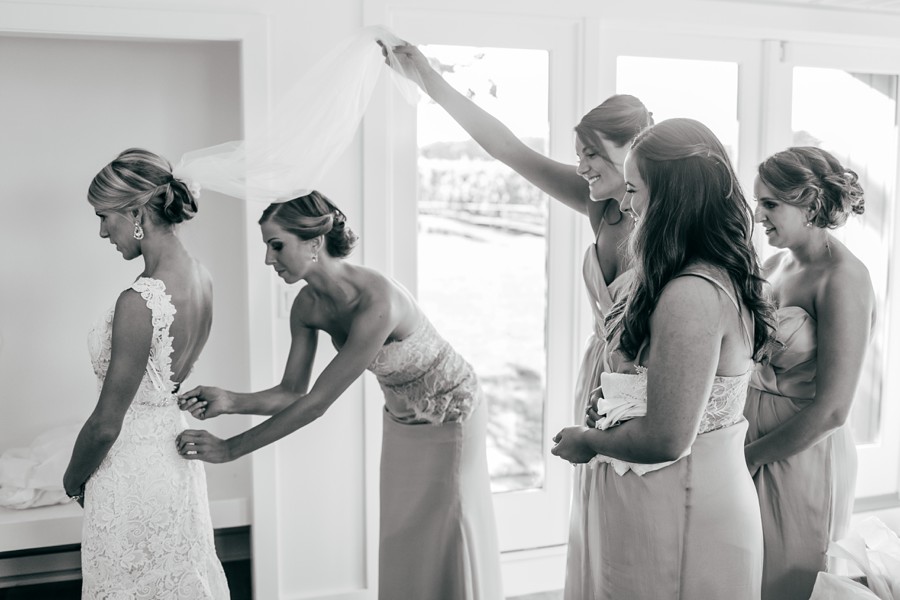 Bridesmaids getting ready sakonnet vineyard wedding.